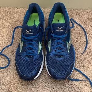 Mizuno Running Shoes (new, never worn)